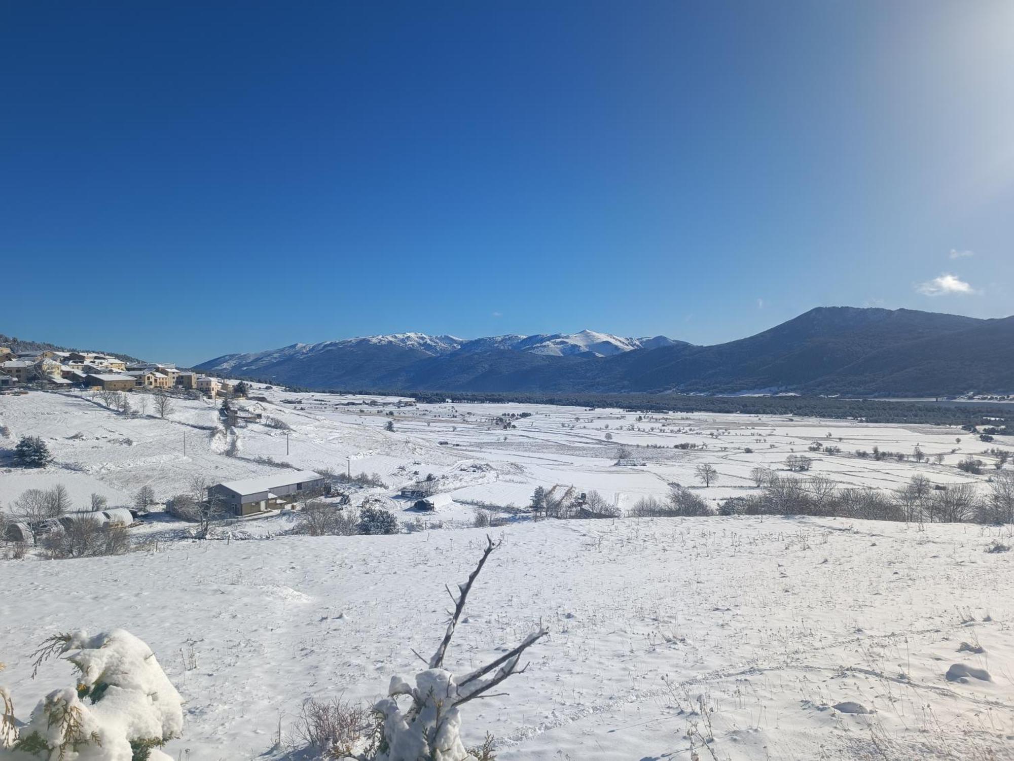 Chalet Pres Des Pistes Avec Vue Panoramique Les Angles  Esterno foto